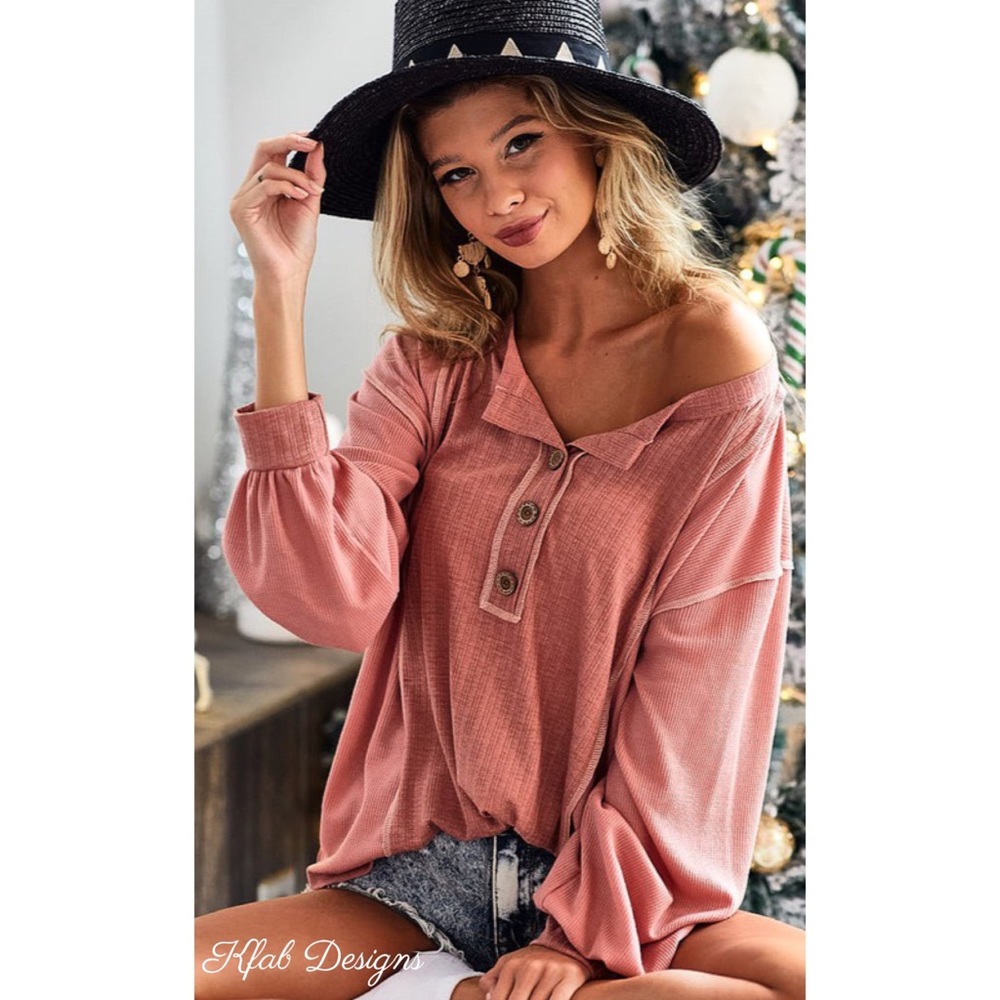 ❤️LAST 2! Vintage Coco Two Tone Poitelle Super Soft Botton Detail Henley! - Picture 9 of 15